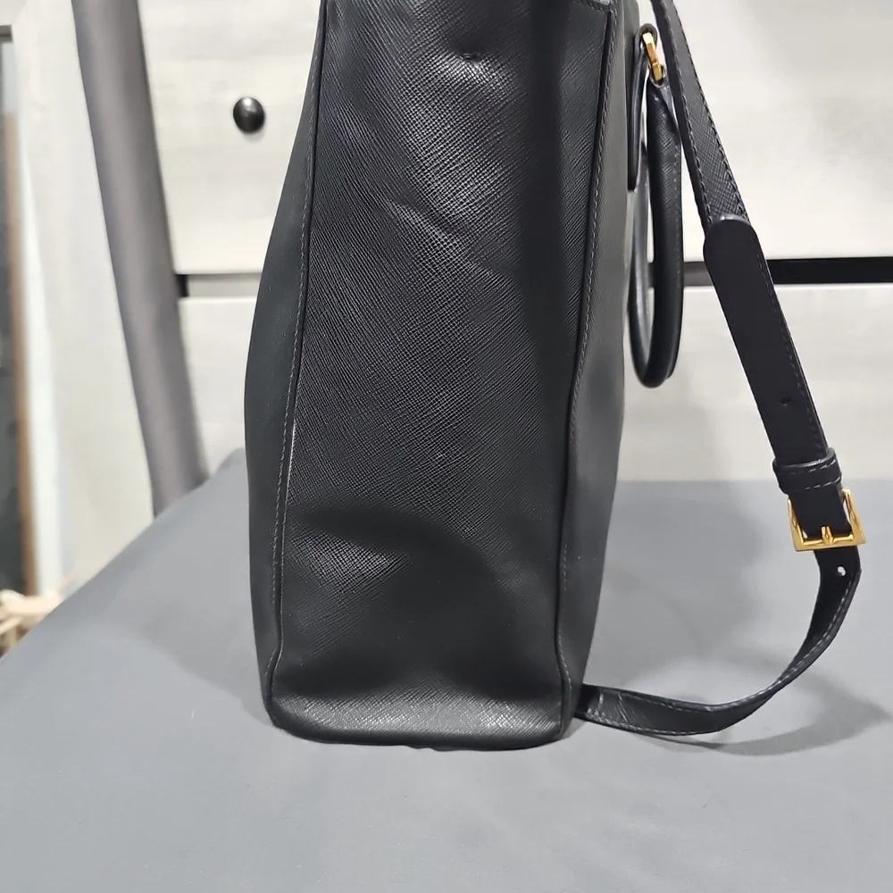 Black leather Prada Galleria Saffiano Lux tote bag - Picture 2 of 7
